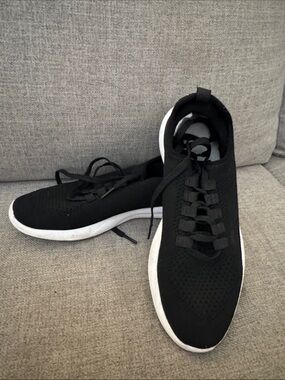 Fabletics Women’s The Everyday Sneaker in Black
